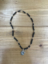 Load image into Gallery viewer, Paperchain Wasswa Choker
