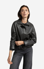 Load image into Gallery viewer, Short faux leather jacket with elastic hem - Type: lookbook
