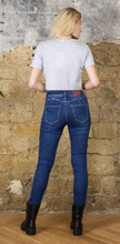 Load image into Gallery viewer, TILLY PUSH UP JEANS
